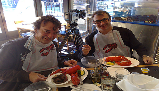 Portrait Video produktion ah-tv USA Producer Marc und ah-tv Germany Producer Matti beim Crew Catering mit Lobster
